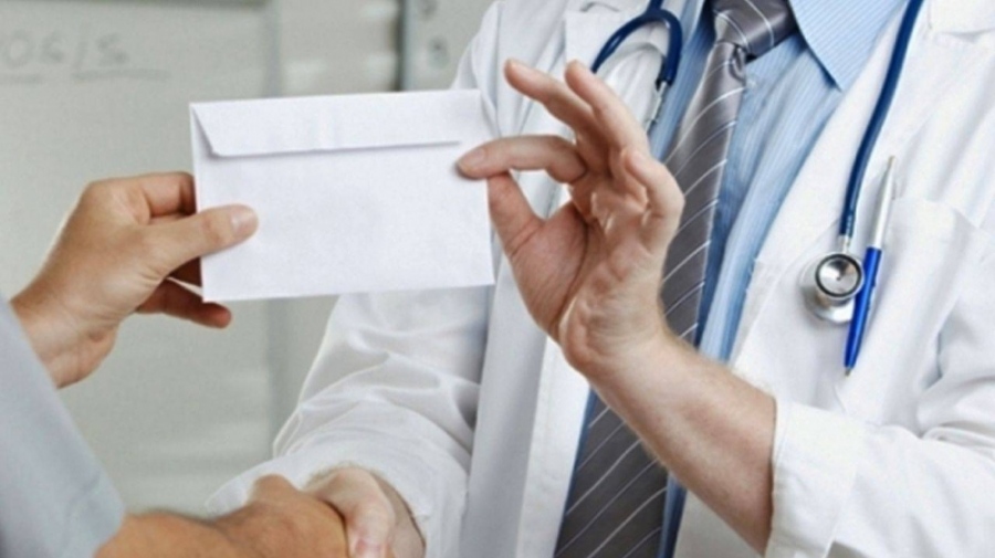 Проучване: Близо една пета от българите са плащали наскоро подкуп за здравна услуга